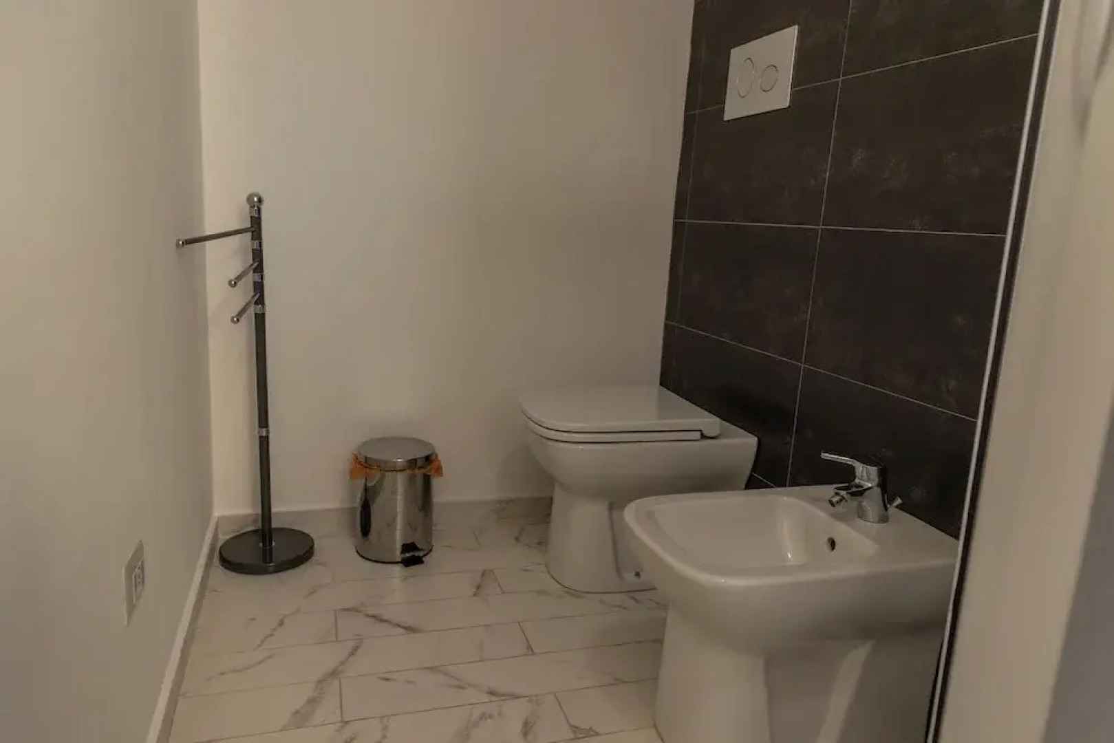 Residence con Piscina e Giardino