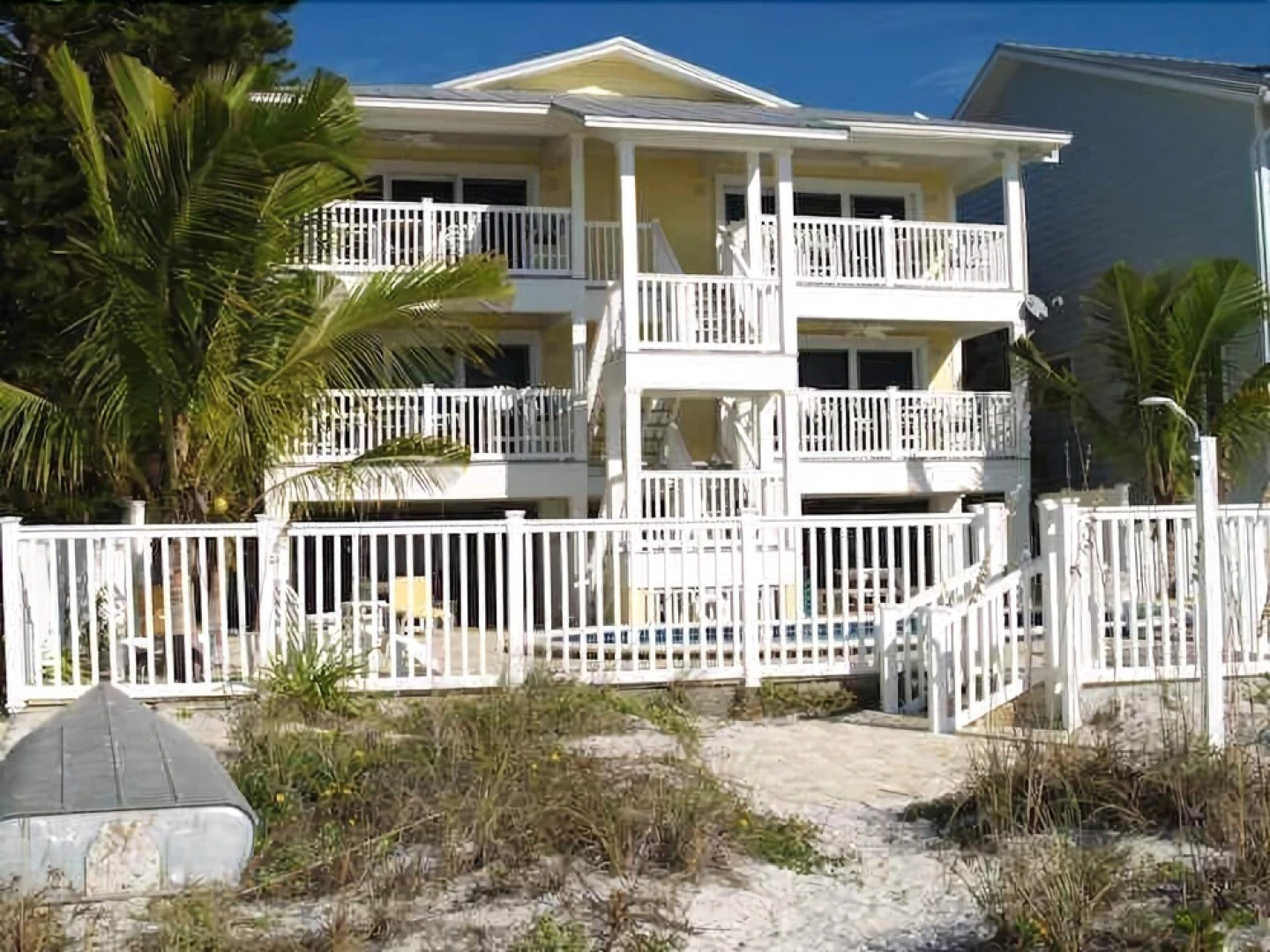 Sunset Villas 1 Beachfront/awesome Views/pool/bbq