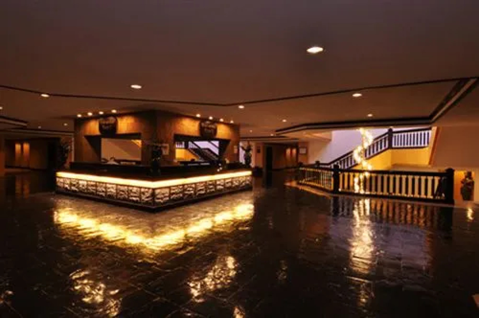 Iyara Lake Hotel & Resort