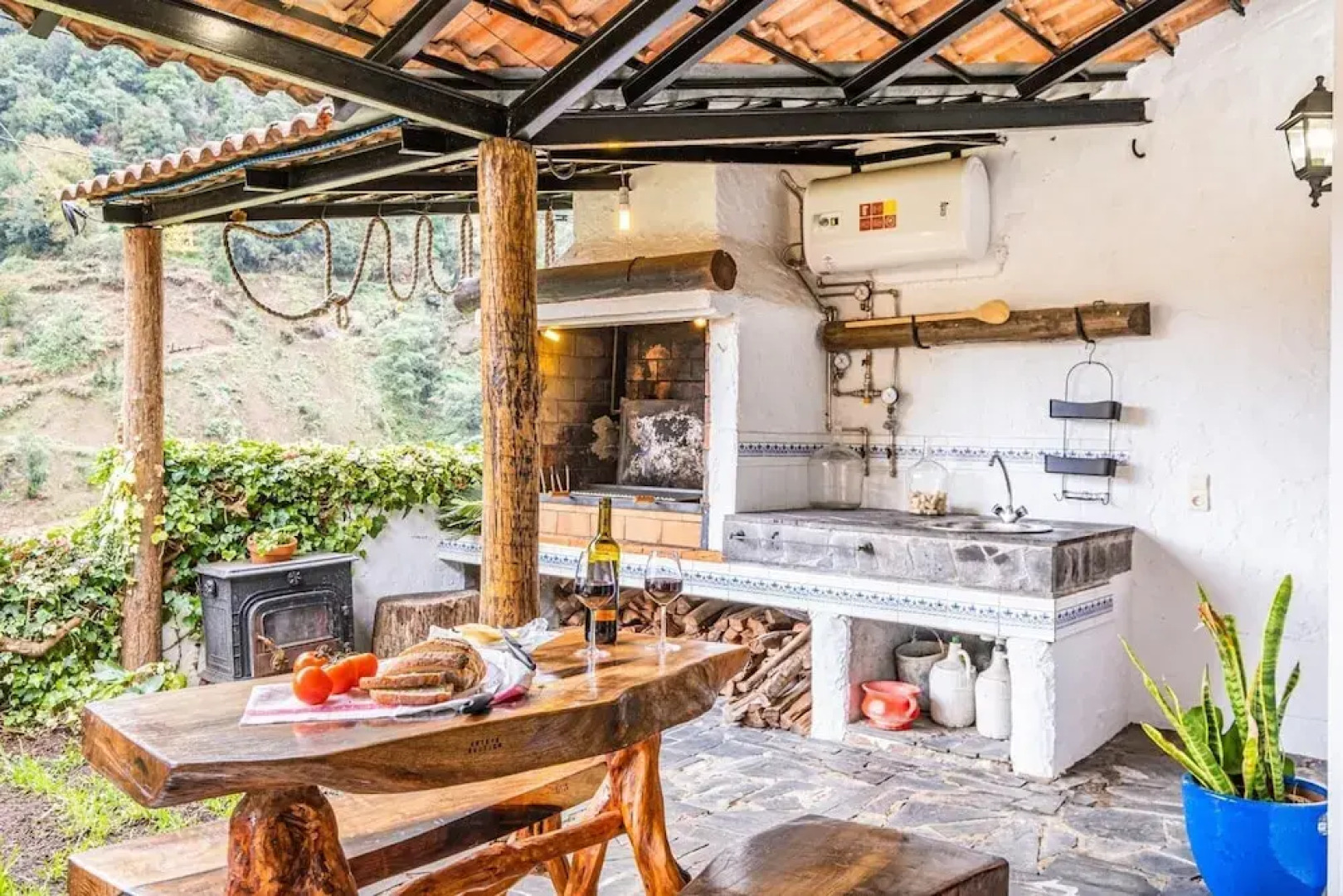 Ivy Cottage by Madeira Sun Travel