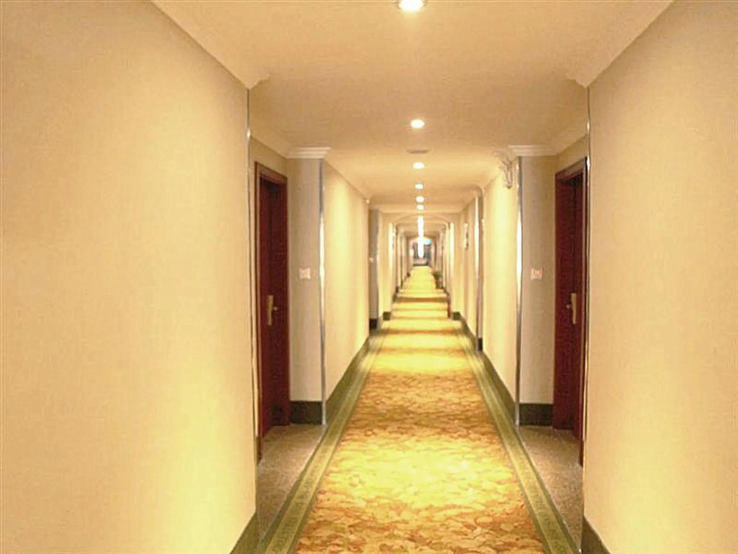 GreenTree Inn Zhenjiang Gaotie Wanda Square Express Hotel