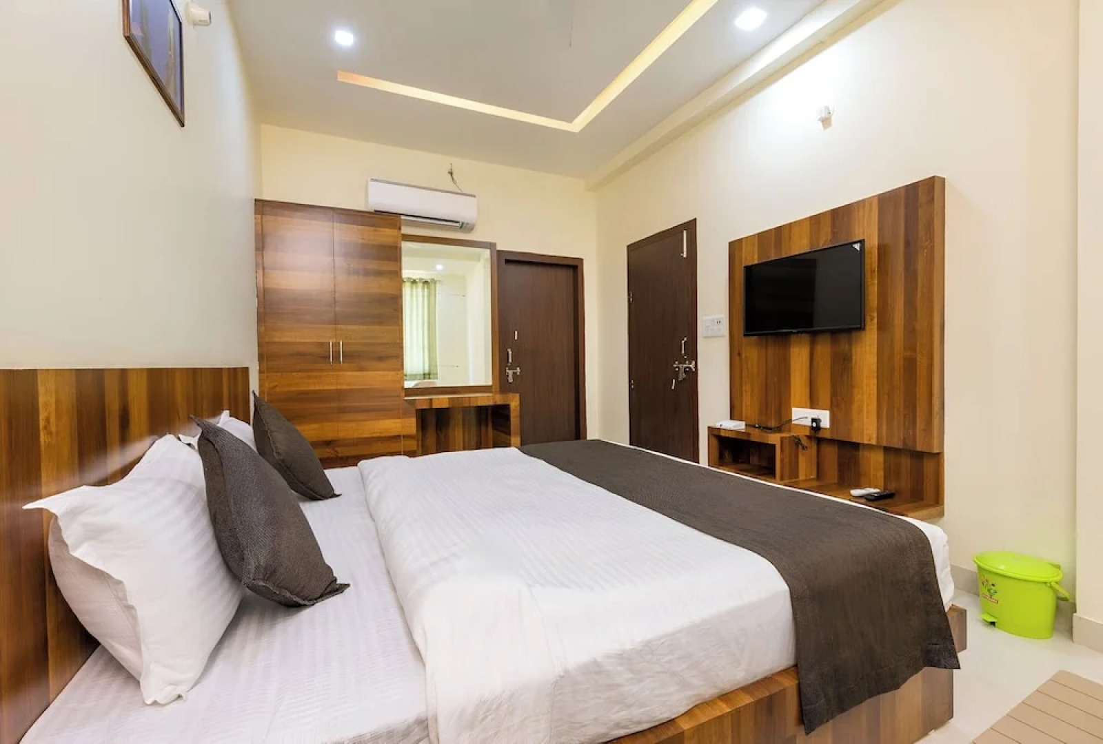 Hotel Ravi Residency