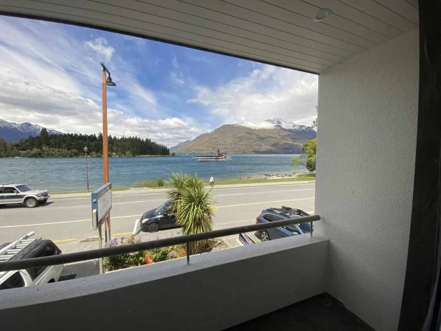 Queenstown House Luxury Lakeside Apartments