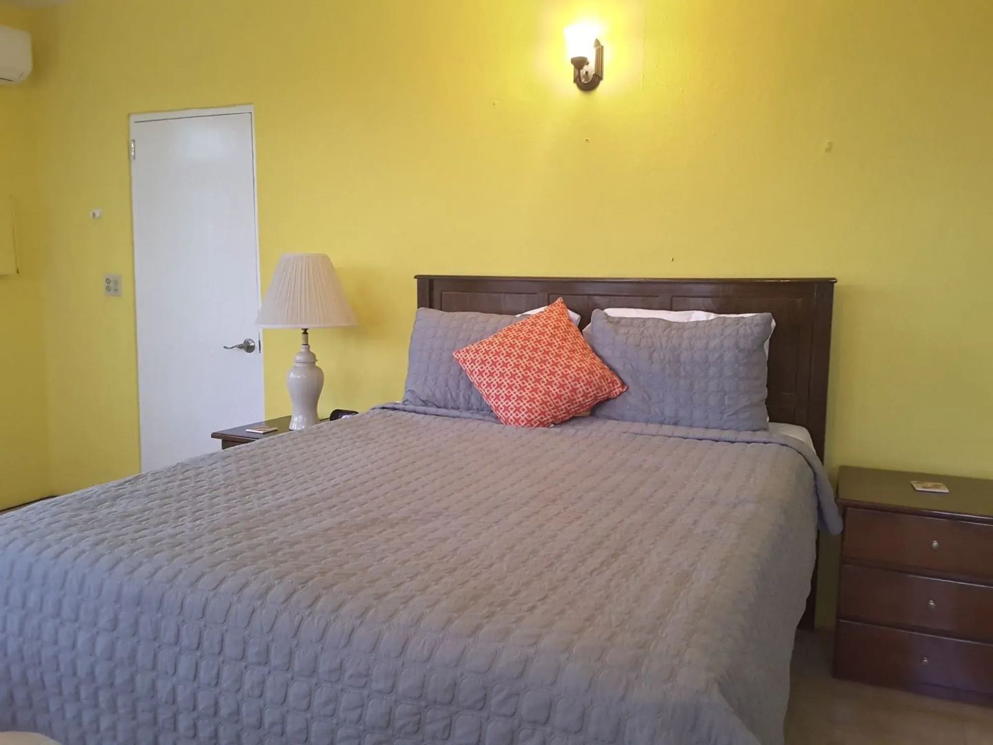 The Apartments at Jolly Castle