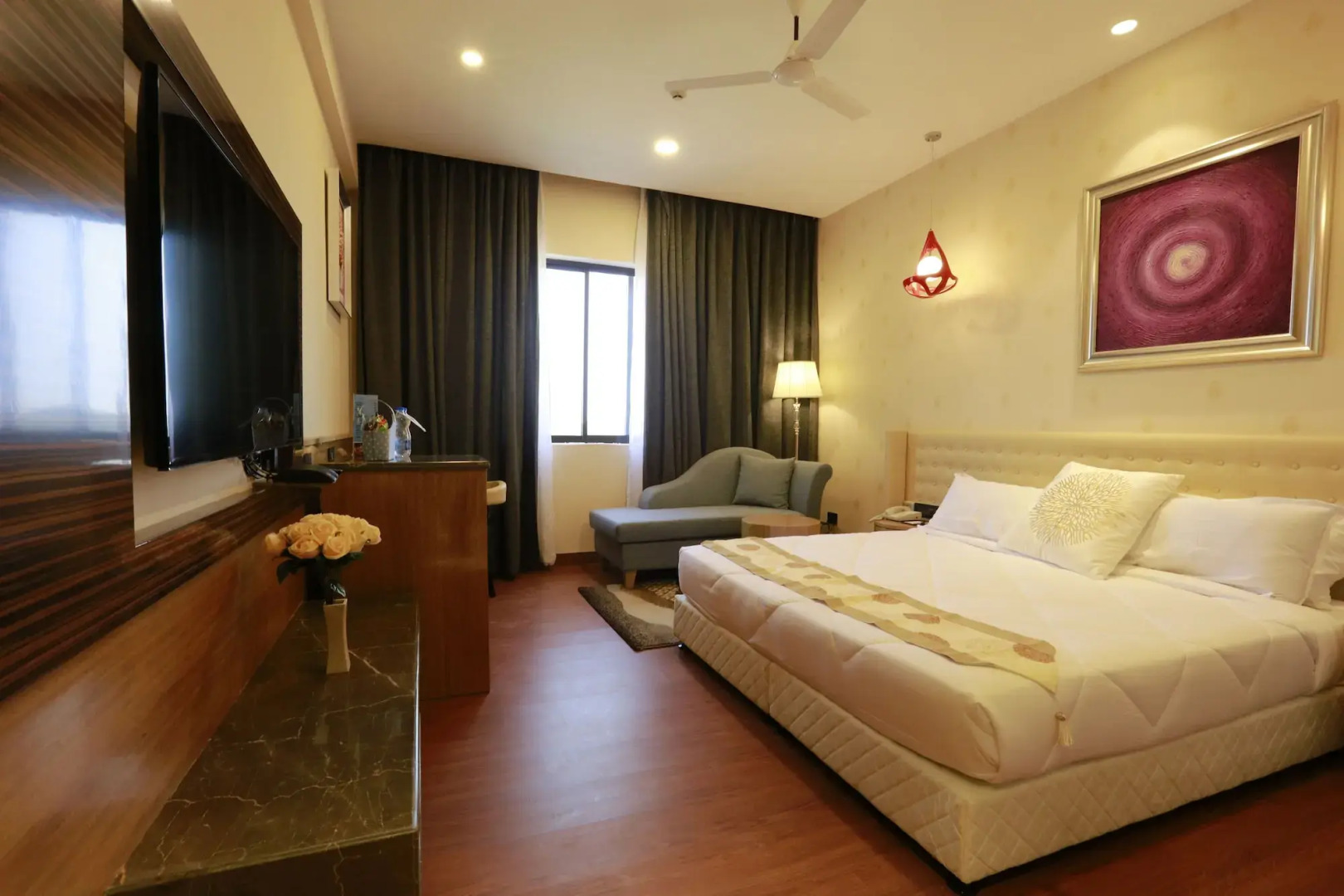 Hotel Pal Heights Mantra