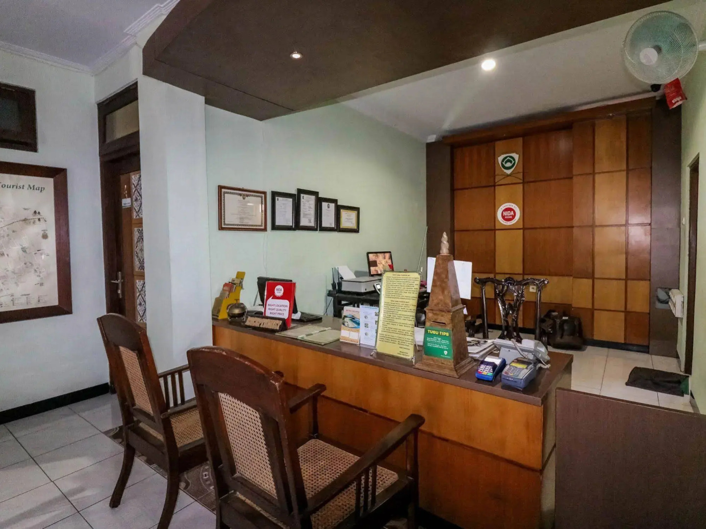 OYO 512 Ndalem Mantrijeron Hotel