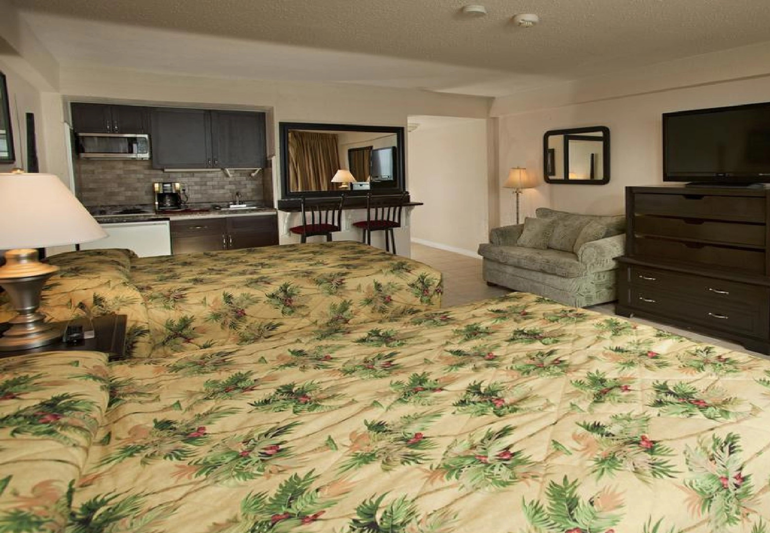 Hawaiian Inn Beach Resort