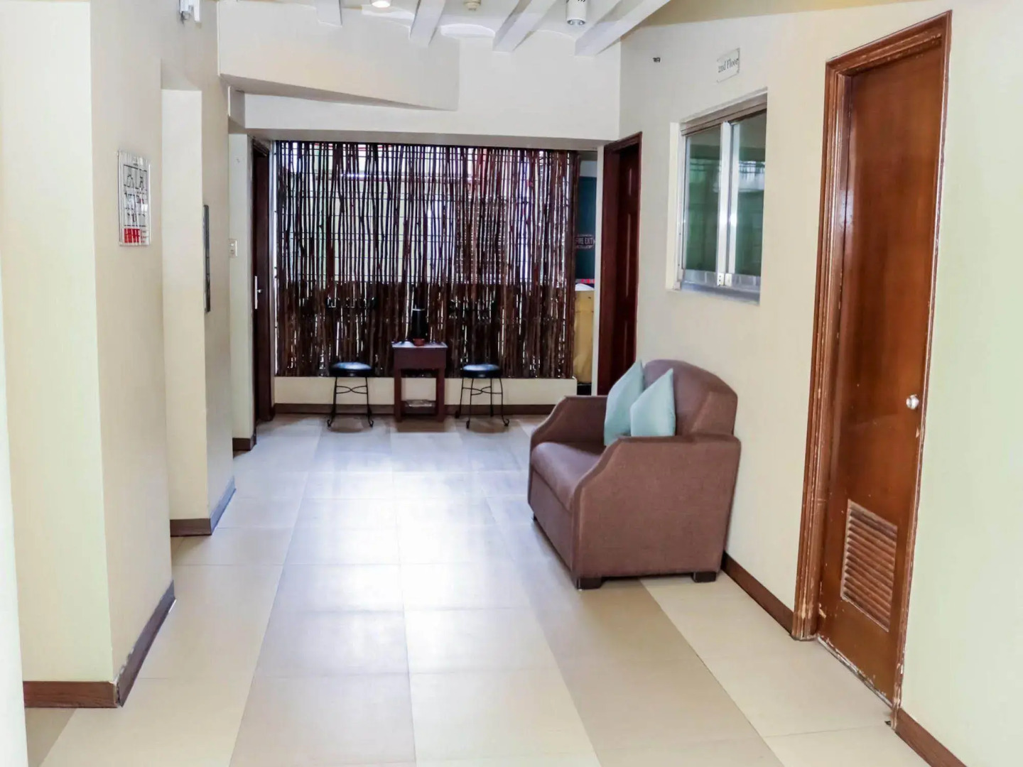 ZEN Rooms Poblacion Makati