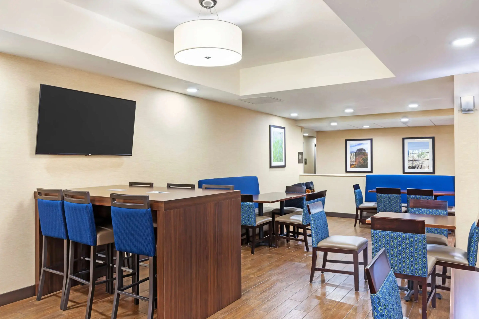 Comfort Suites Hanes Mall