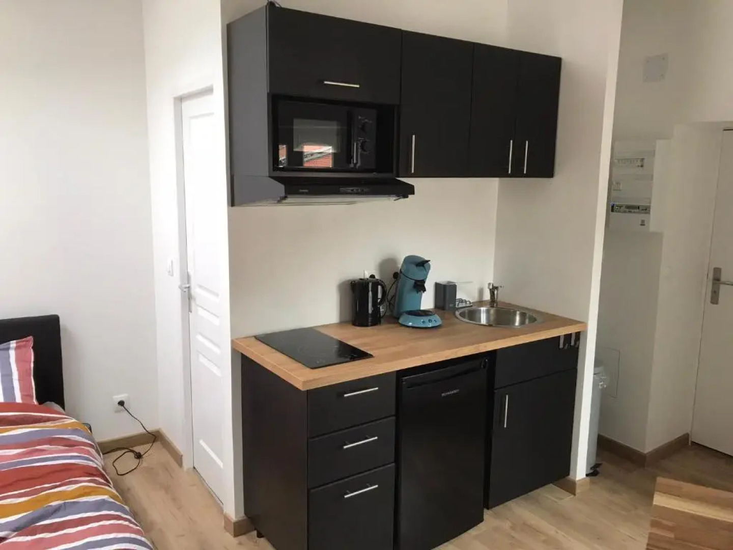 Super Studio refait à neuf proche des commerces