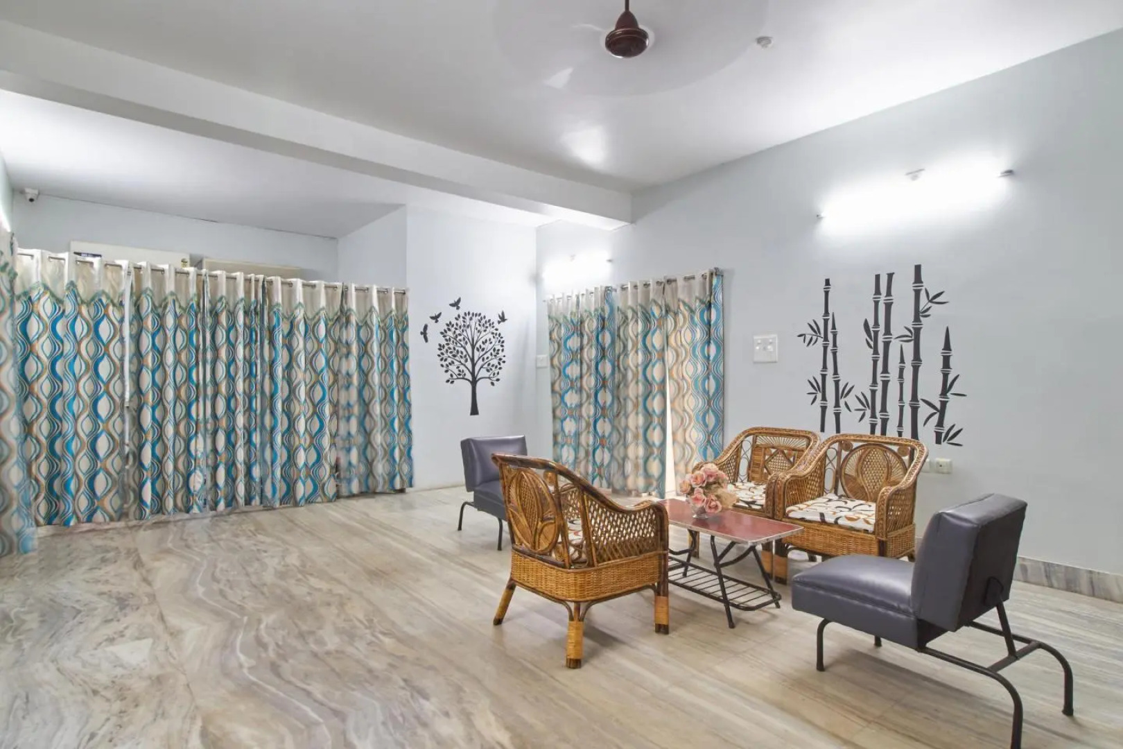 Idol Paradise Bed & Breakfast