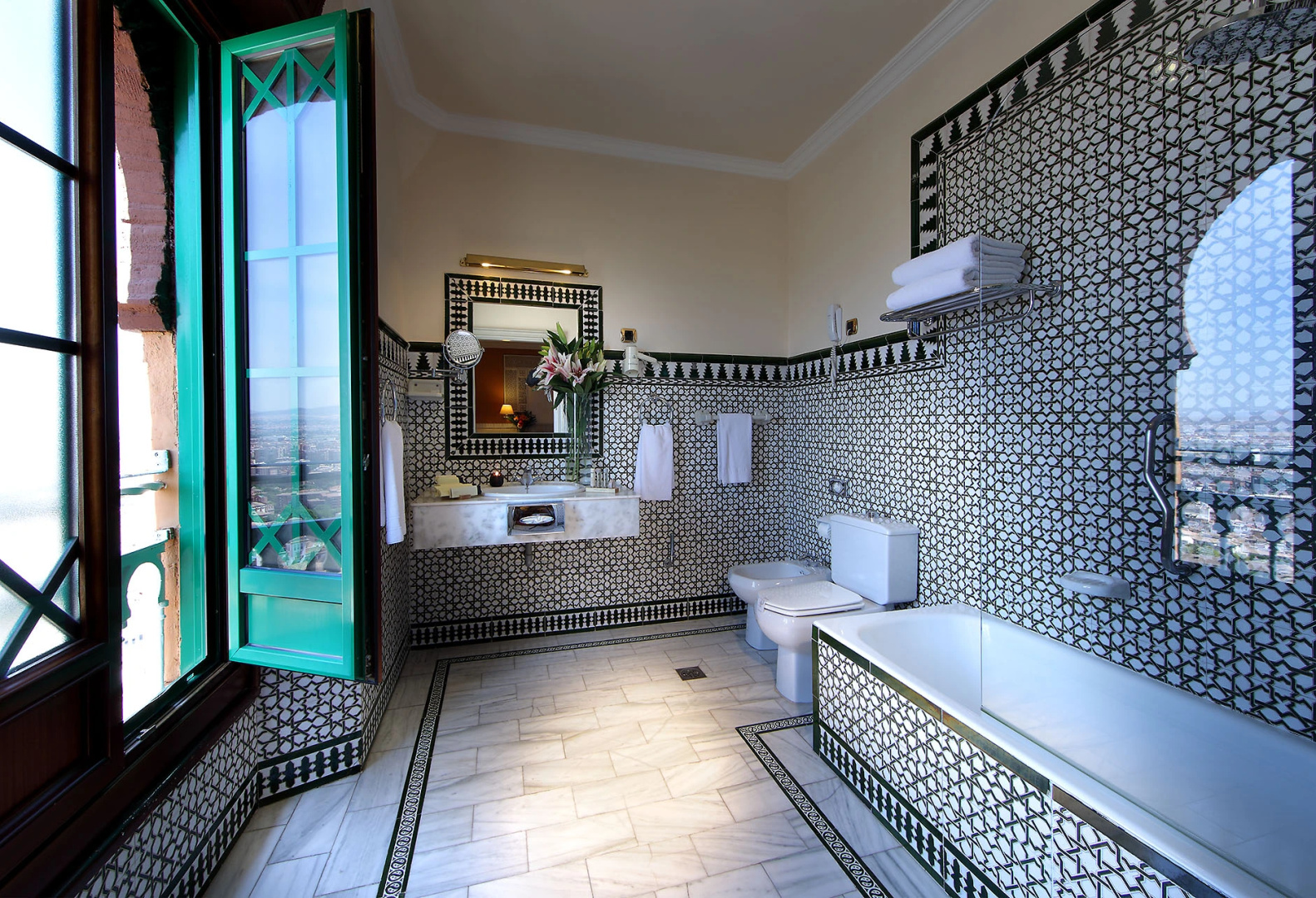 Alhambra Palace Hotel
