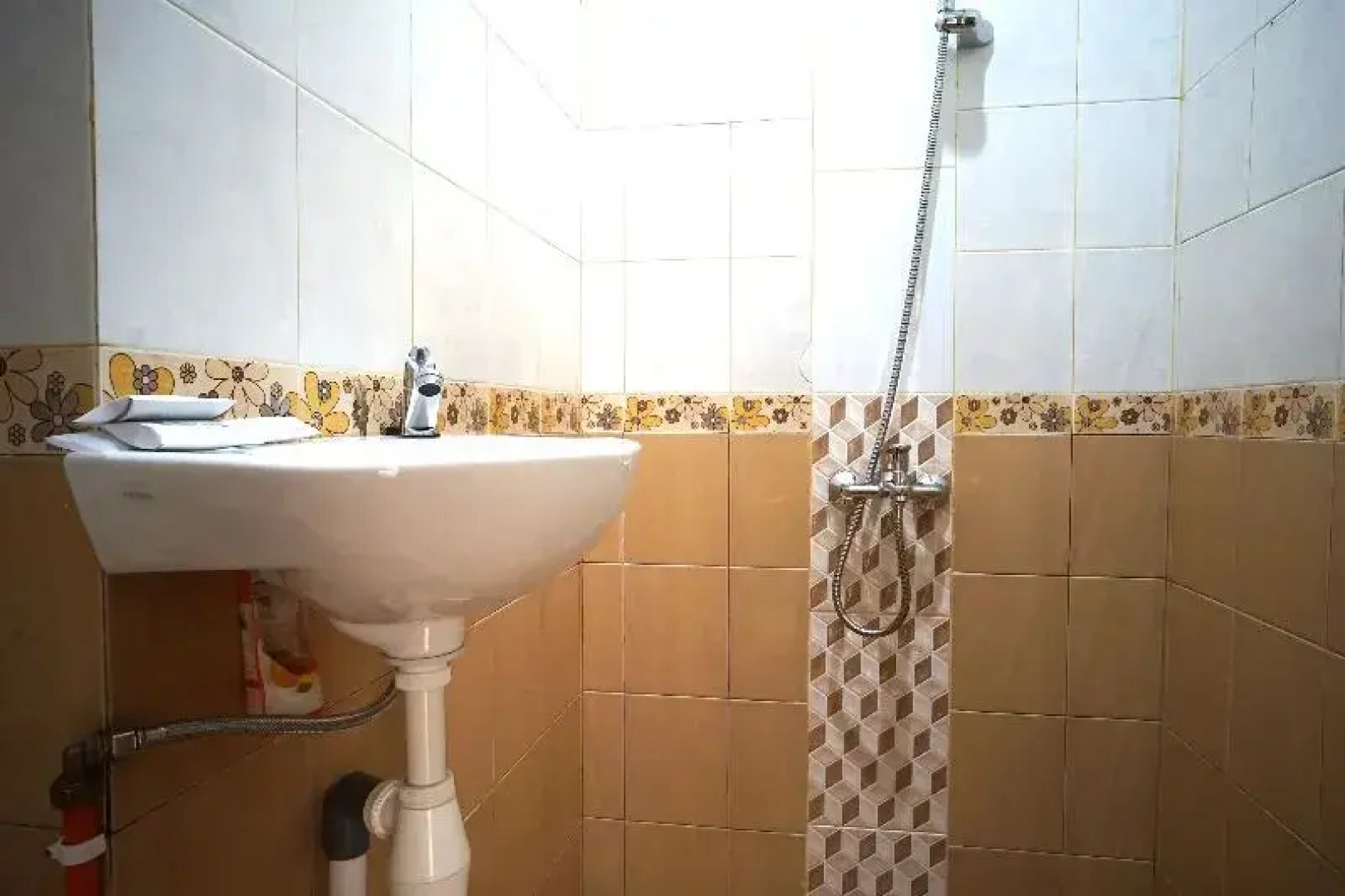 Oyo 2038 Jasmine Guest House Balikpapan