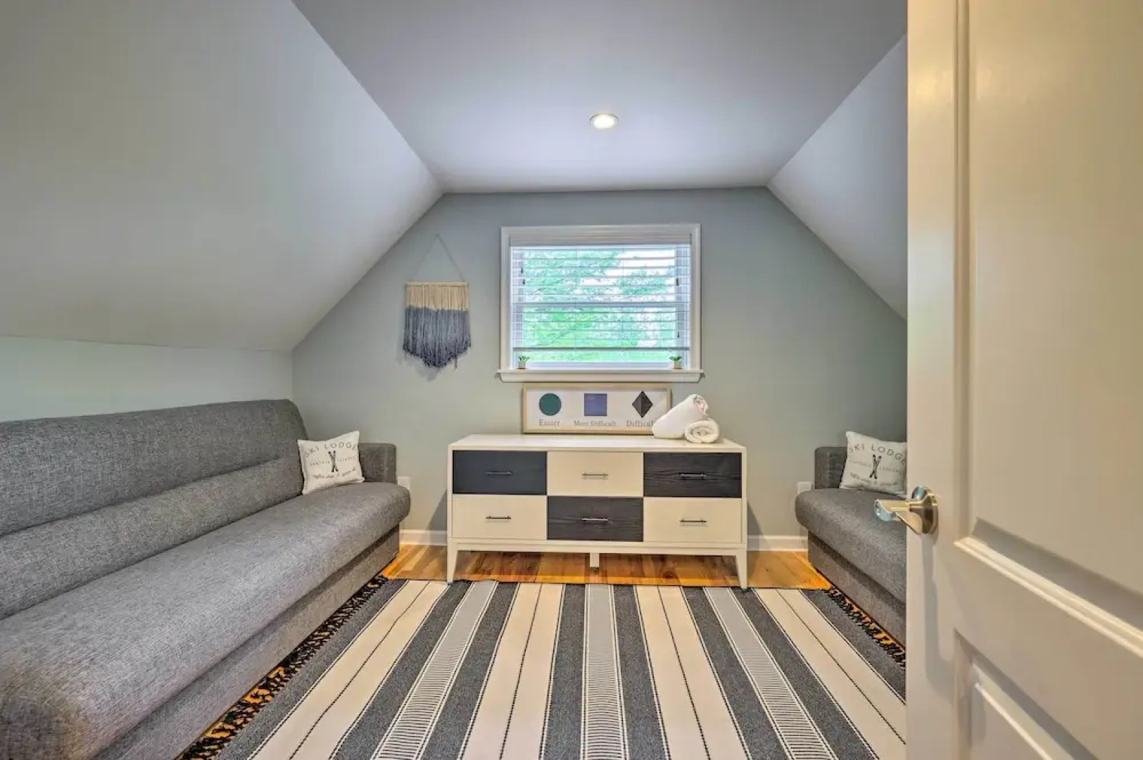 Near Lakes & Resorts: Pet-friendly Long Pond Abode