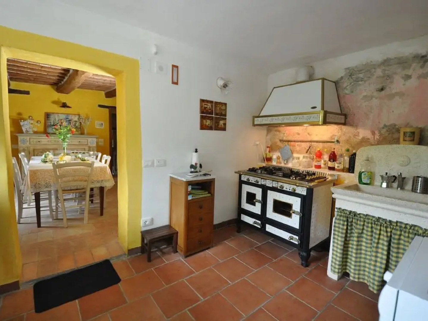 Lovely Holiday Home in Santa Vittoria In Matenano With Pool