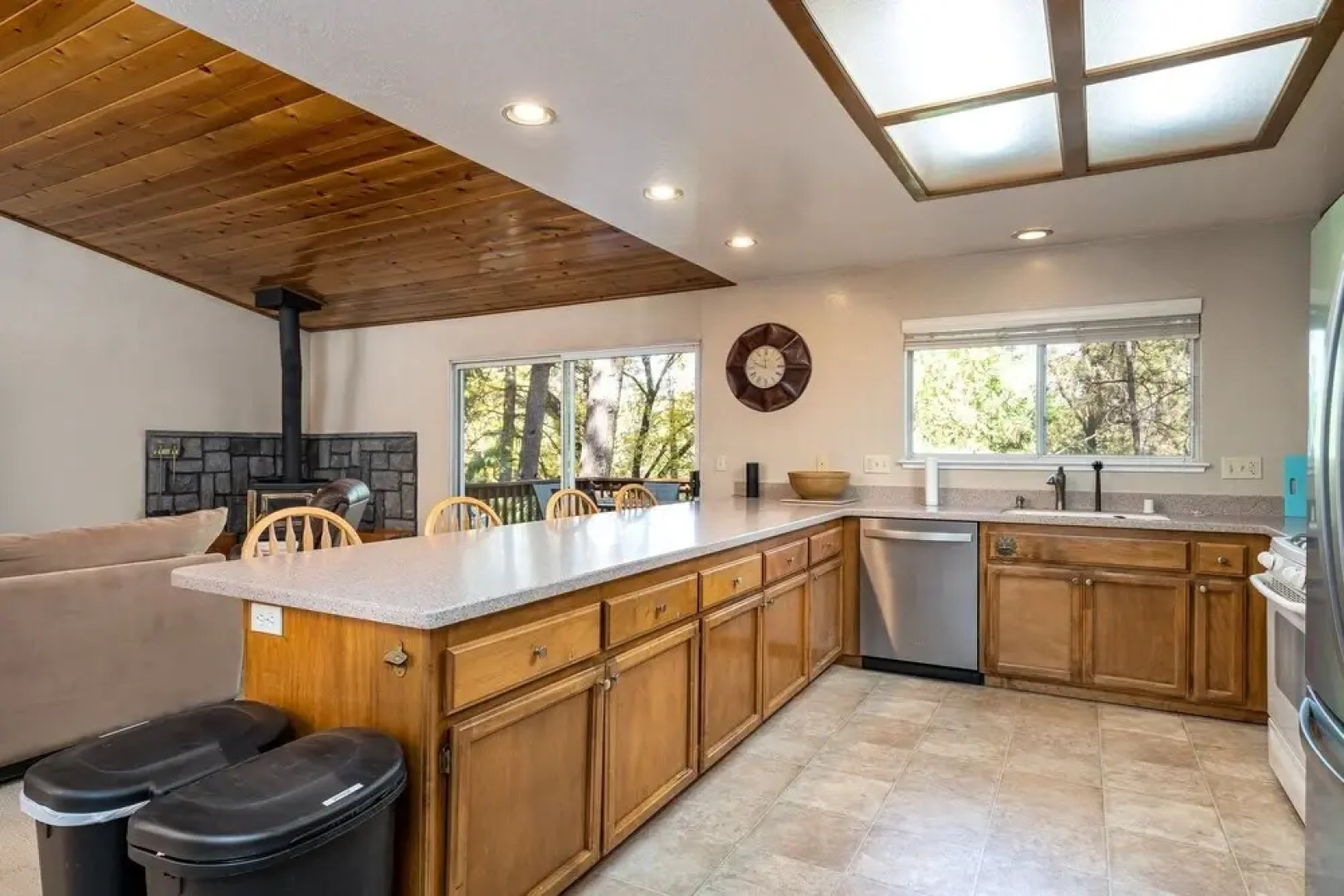 Wolf Den - Check out the Beach, Country Club, Golf Course Enjoy the Wifi, Central Heat and Air Conditioning. Near Yosemite by Redawning