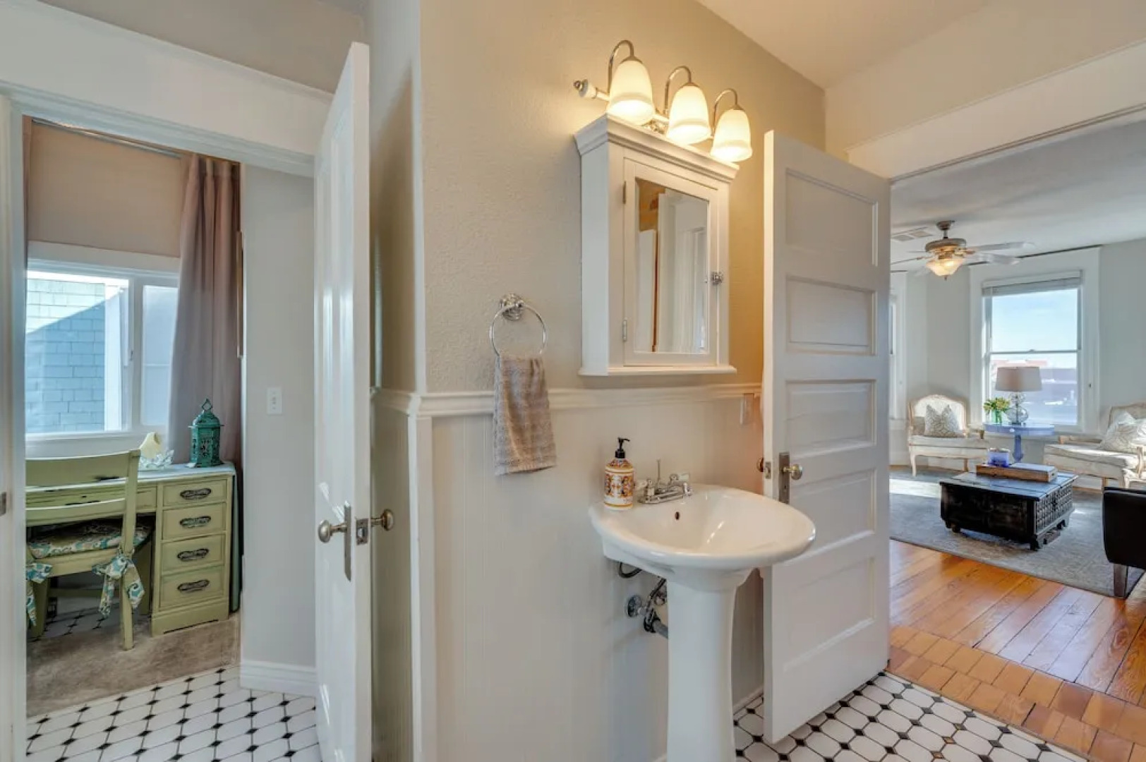 1 Mi to CU Boulder: Condo Near Pearl Street!