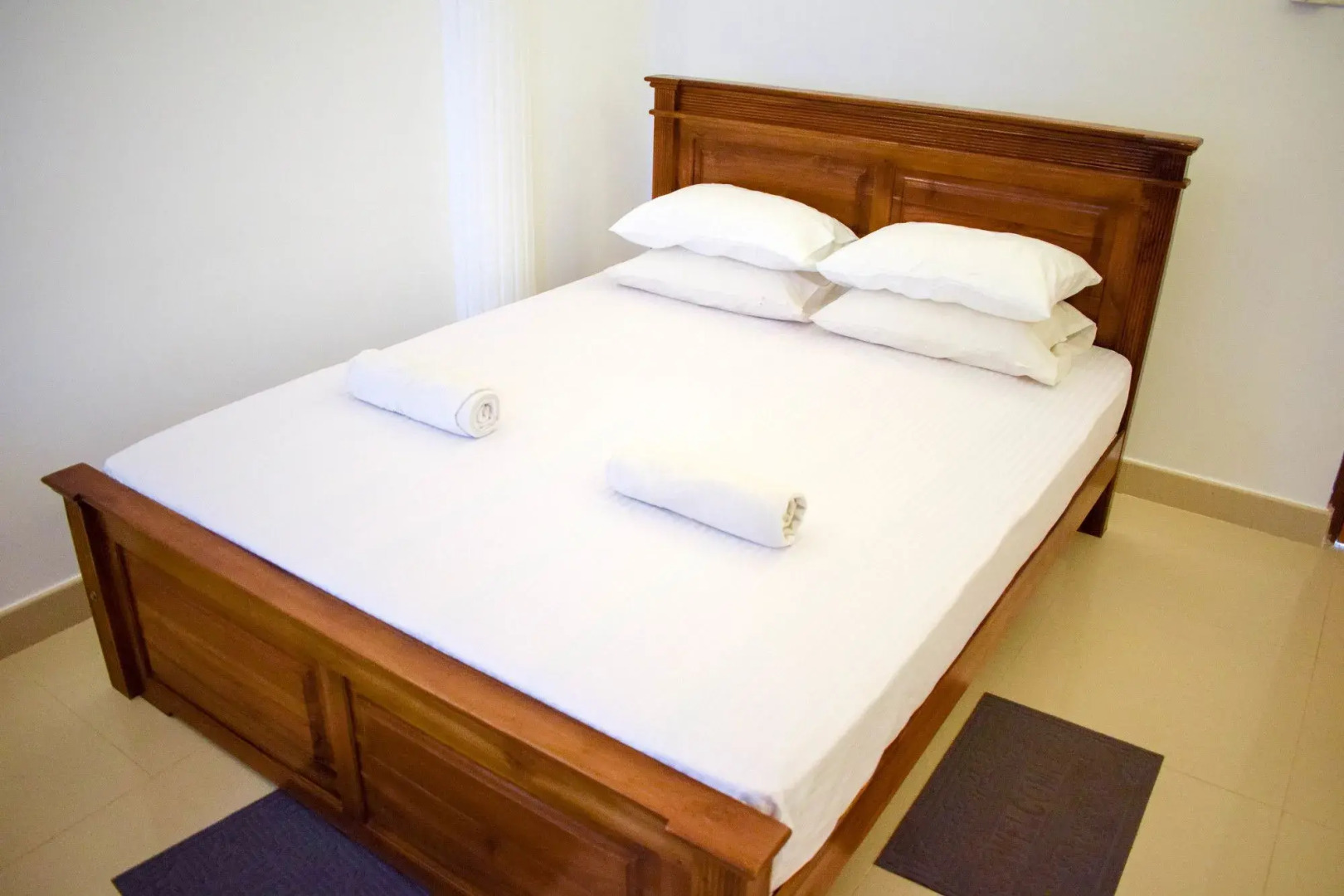 Yoho Menarigama Road