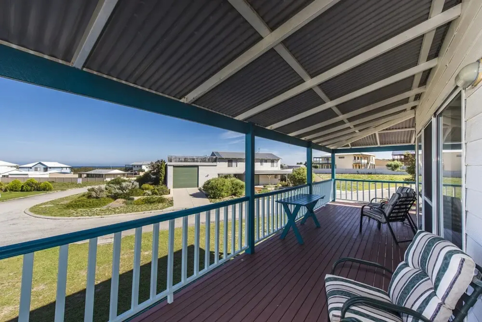 The Outlook - All the Comforts of Home Pet Friendly