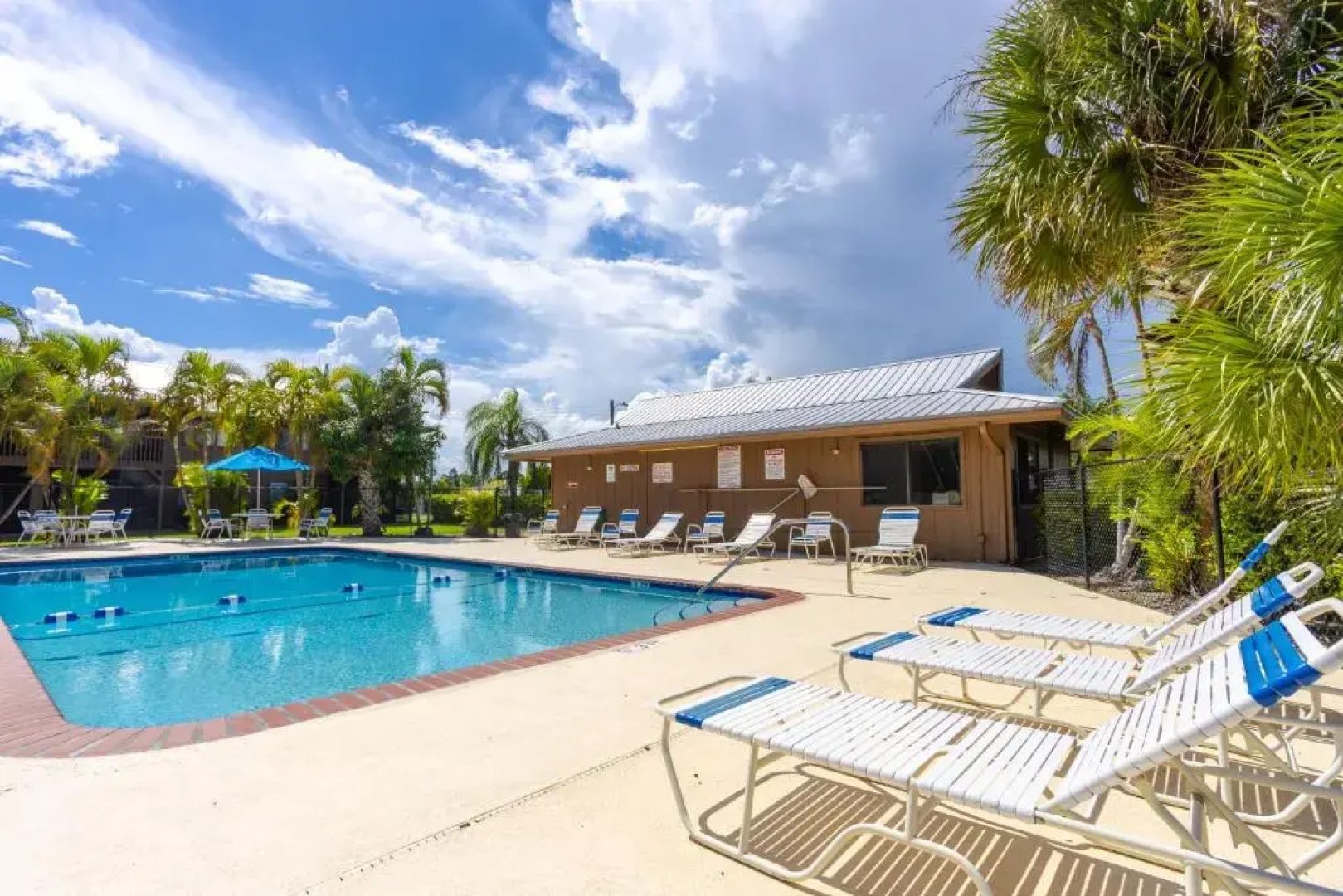 Bass & Sun Condominium 2/2 Bedroom