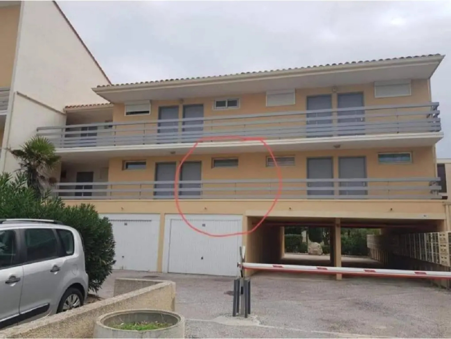 Studio cabine avec place de parking privée