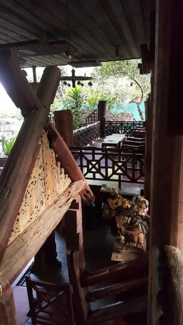 Ruean Mai Chai Khlong