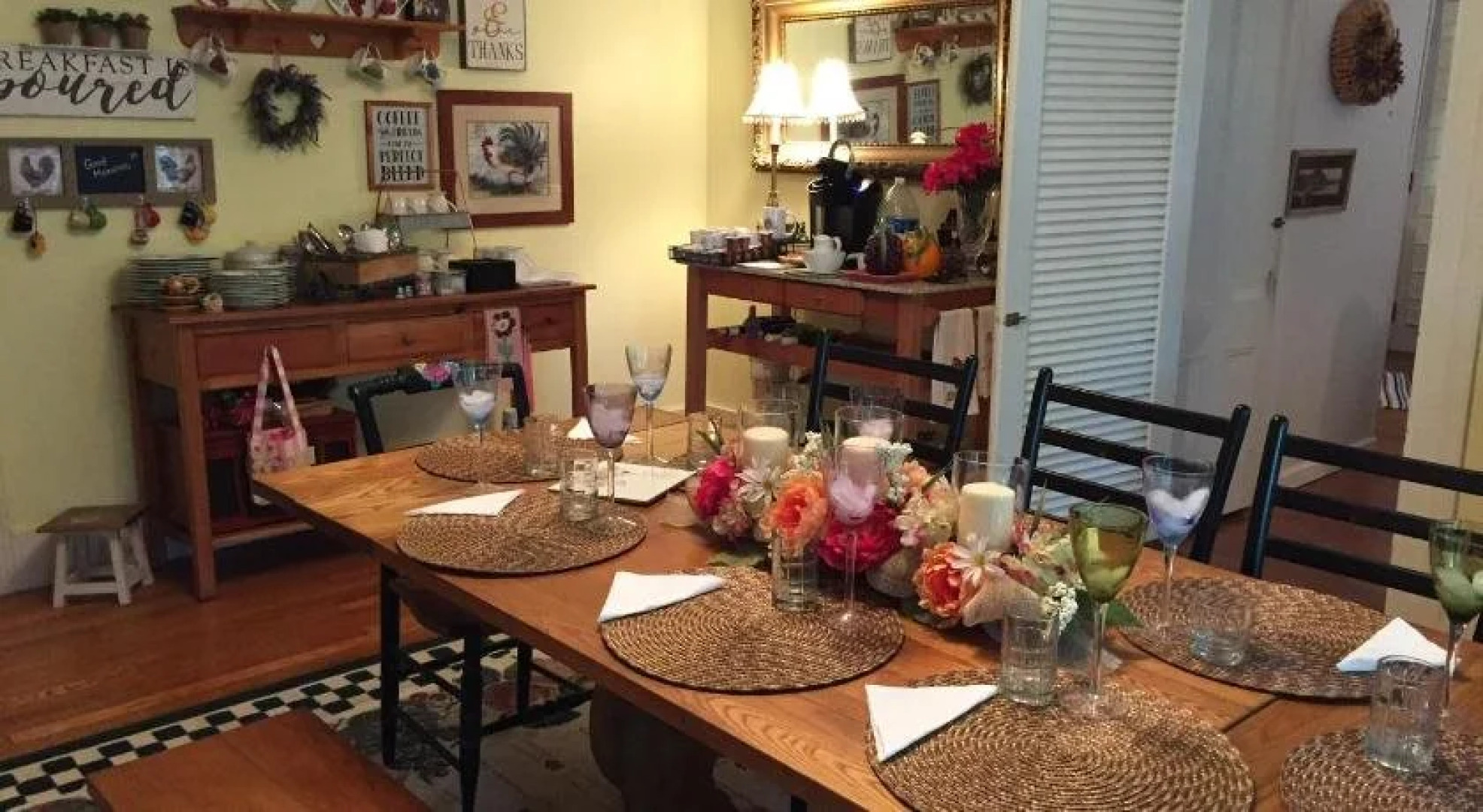 18 Vine Inn & Carriage House