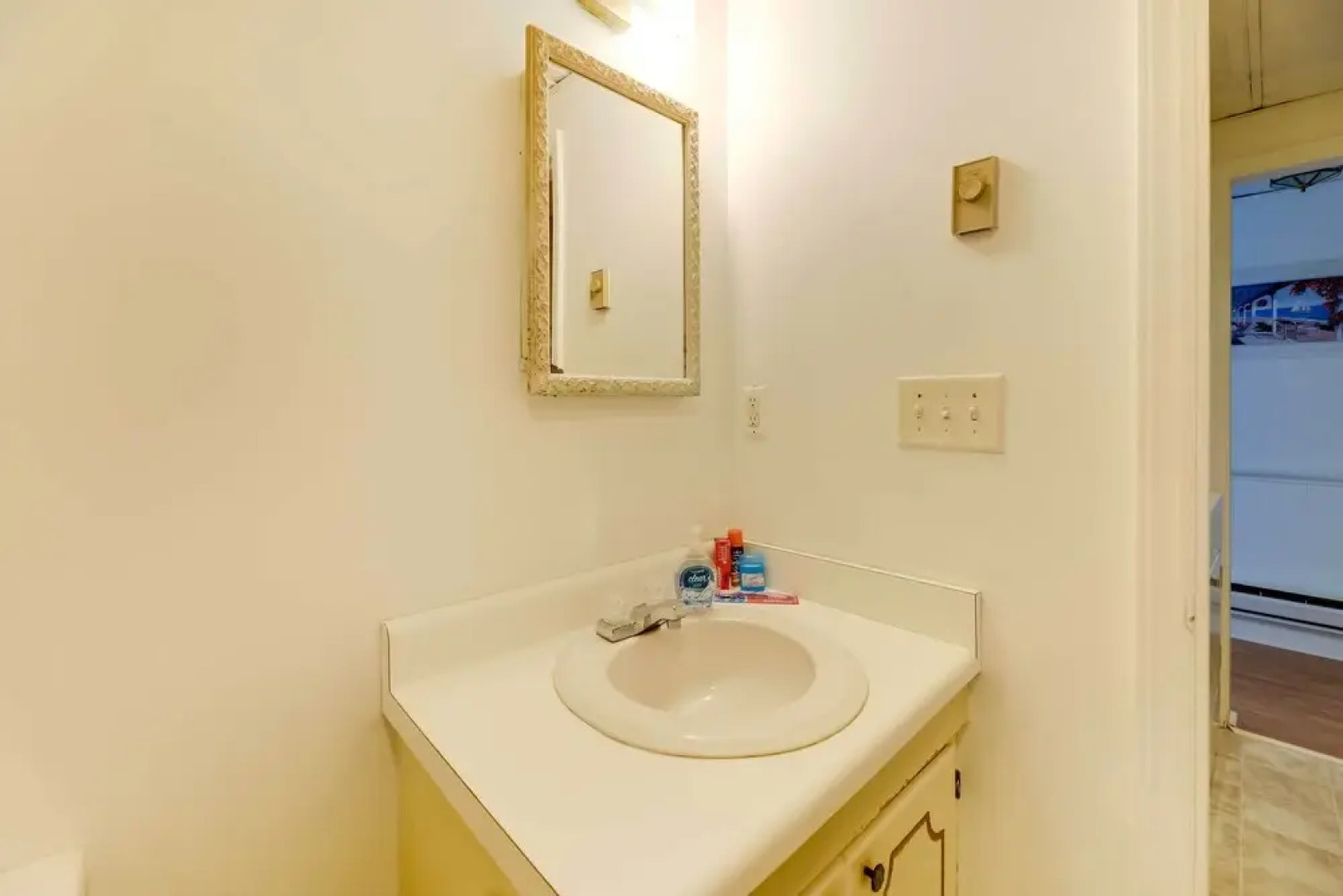 'hannah's Place' - Quaint & Cozy Apt by the Beach!