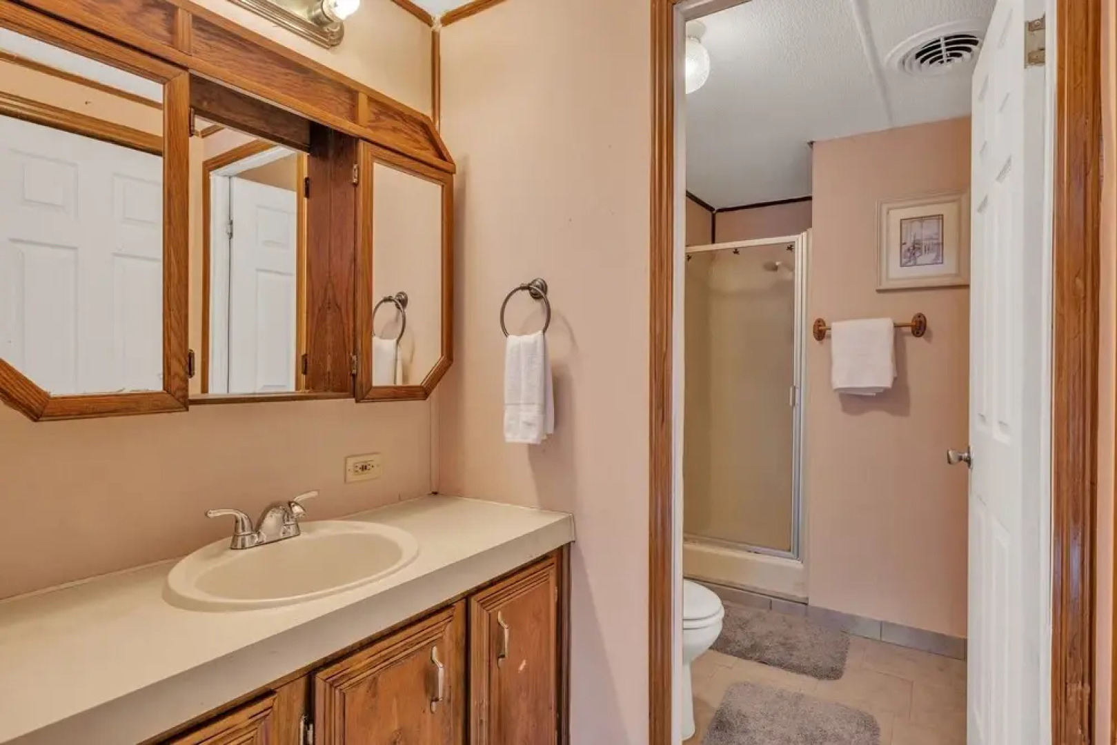 Pocono Family Home With Lake Access & Fire Pit! Pet Friendly! 3 Bedroom Cabin by Redawning