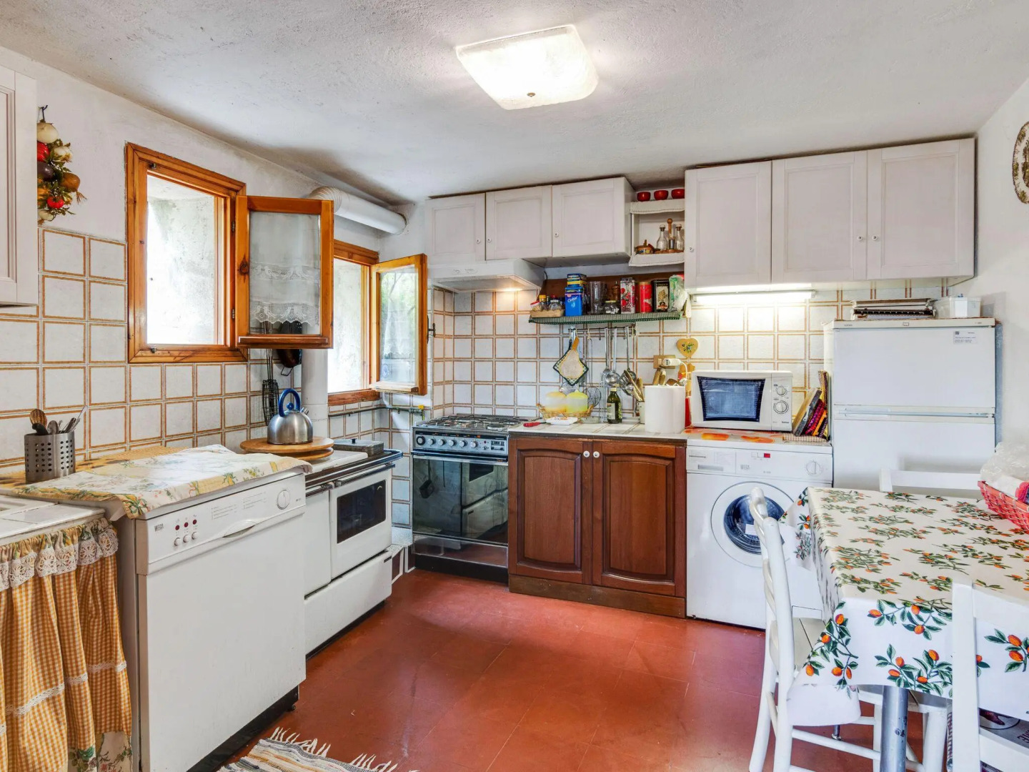 Cozy Detached House, Wide Garden, Wifi