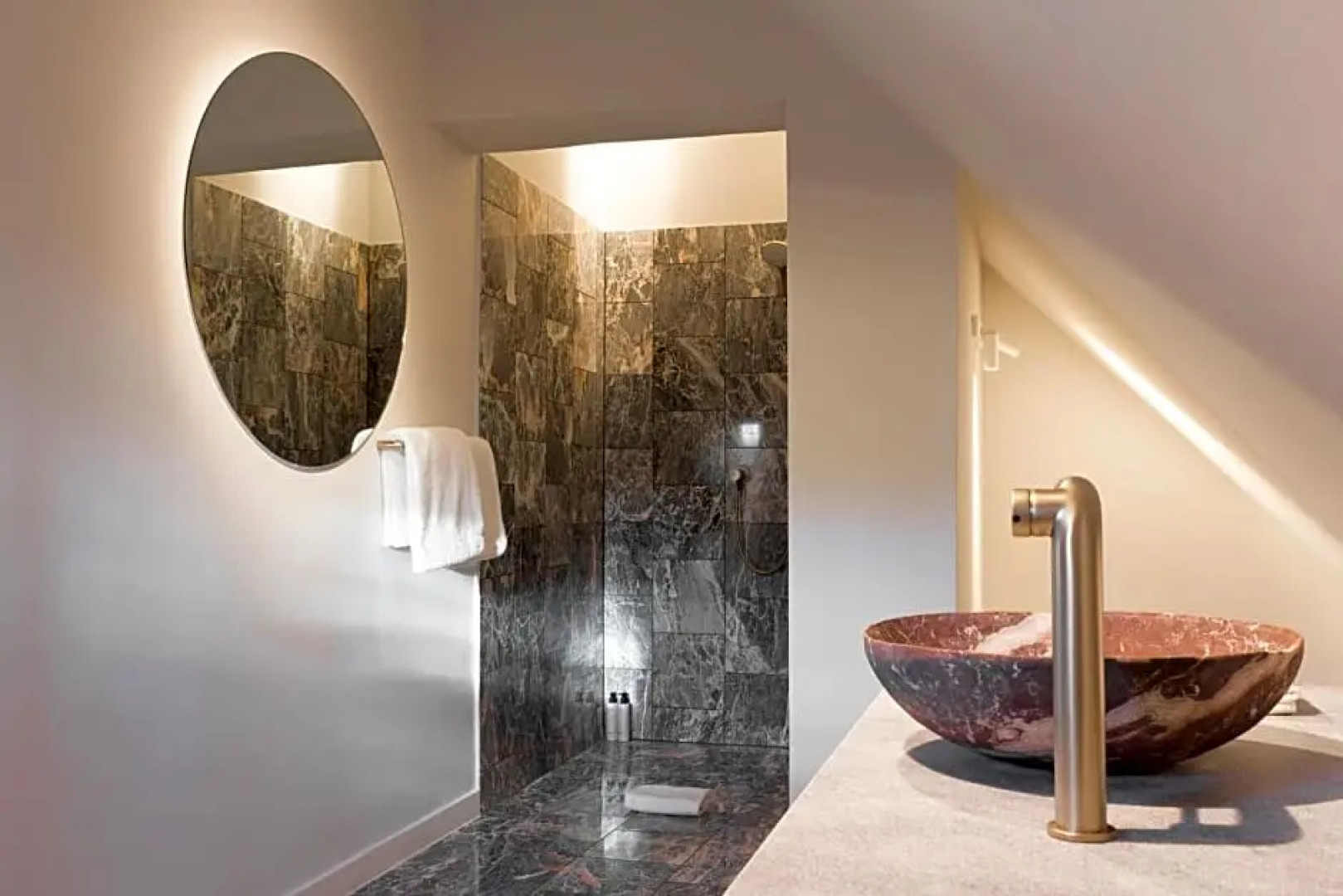 Kai 36 - Hotel Zwischen Fels Und Fluss