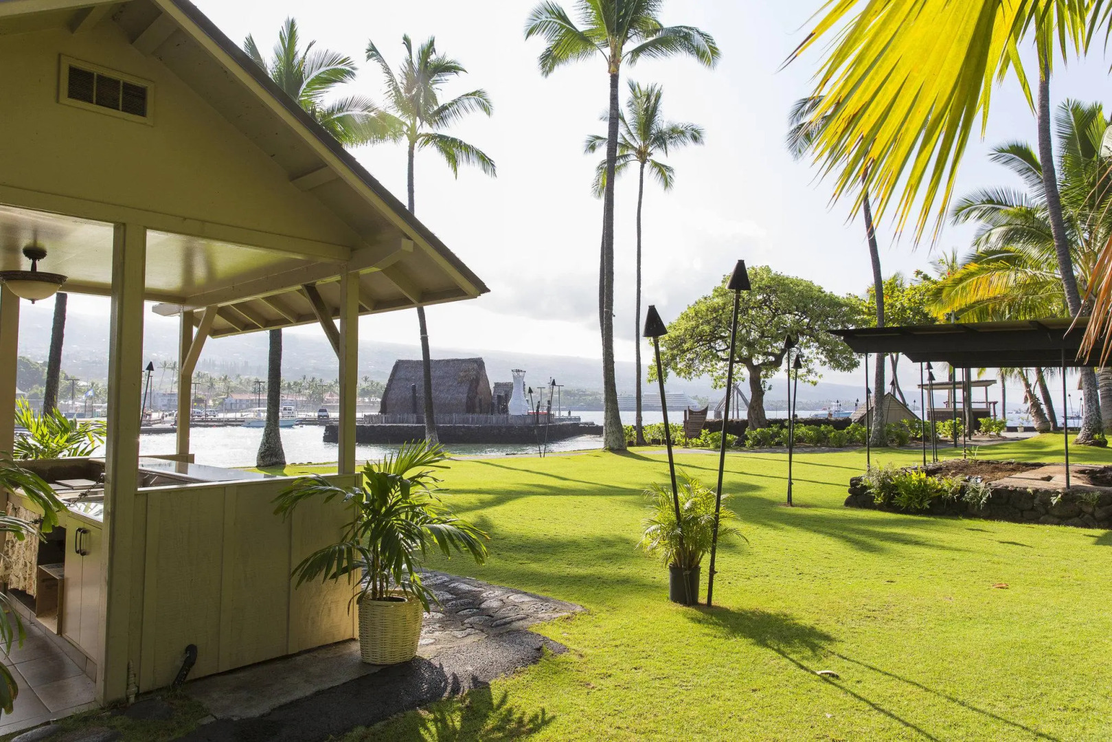 Courtyard by Marriott King Kamehameha's Kona Beach Hotel
