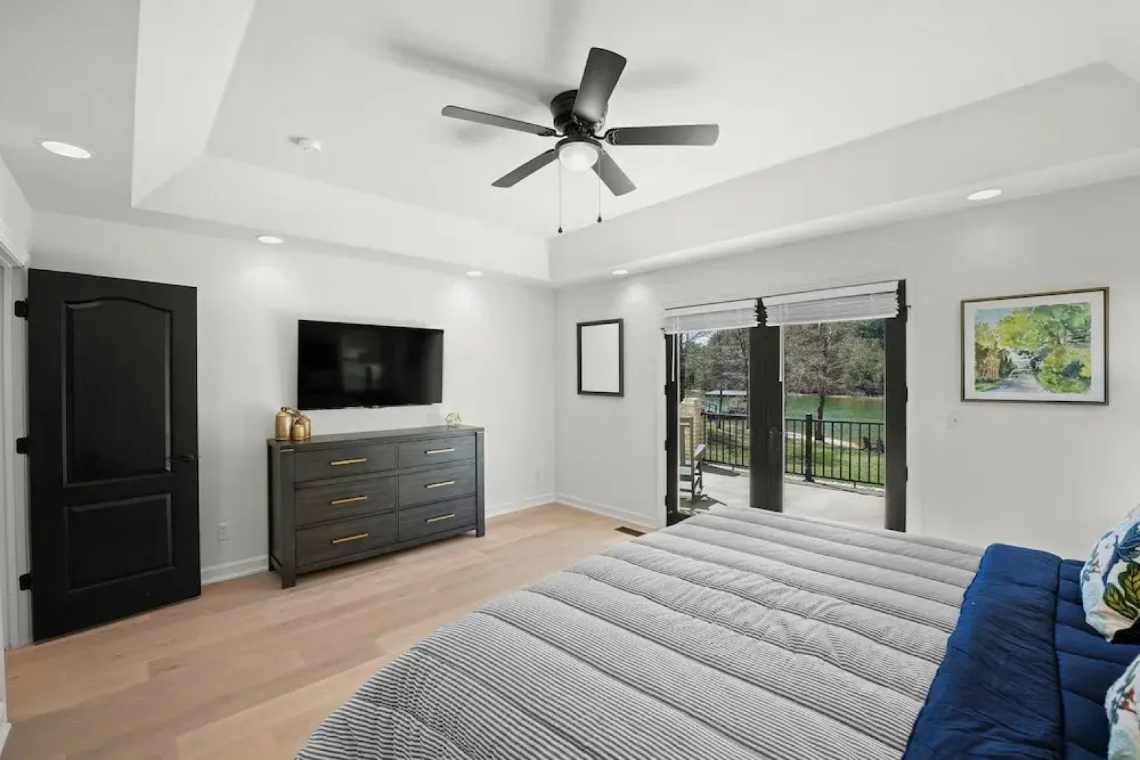 Knotty Pines by Avantstay Lake Views Renovated