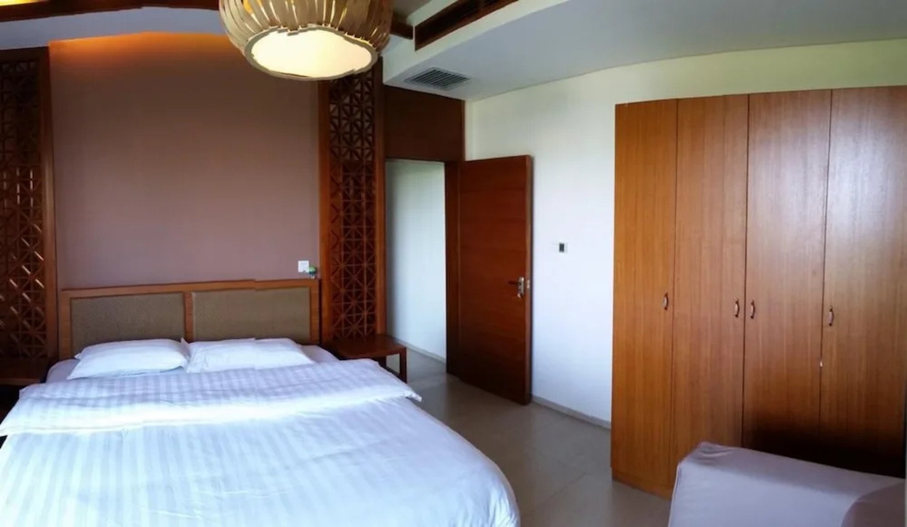 Lingshui Sea View Vacation Apartment