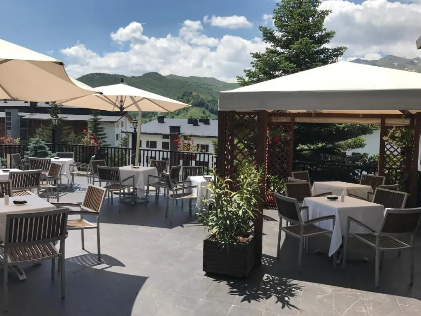 YoY Villa de Sallent 4