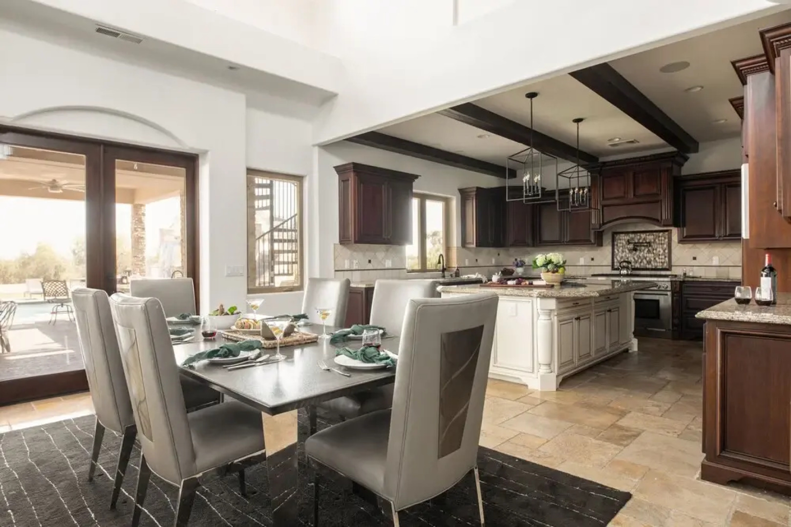 Villa Cabernet by Avantstay Expansive & Private Estate w/ Pool, Hot Tub & Outdoor Kitchen!