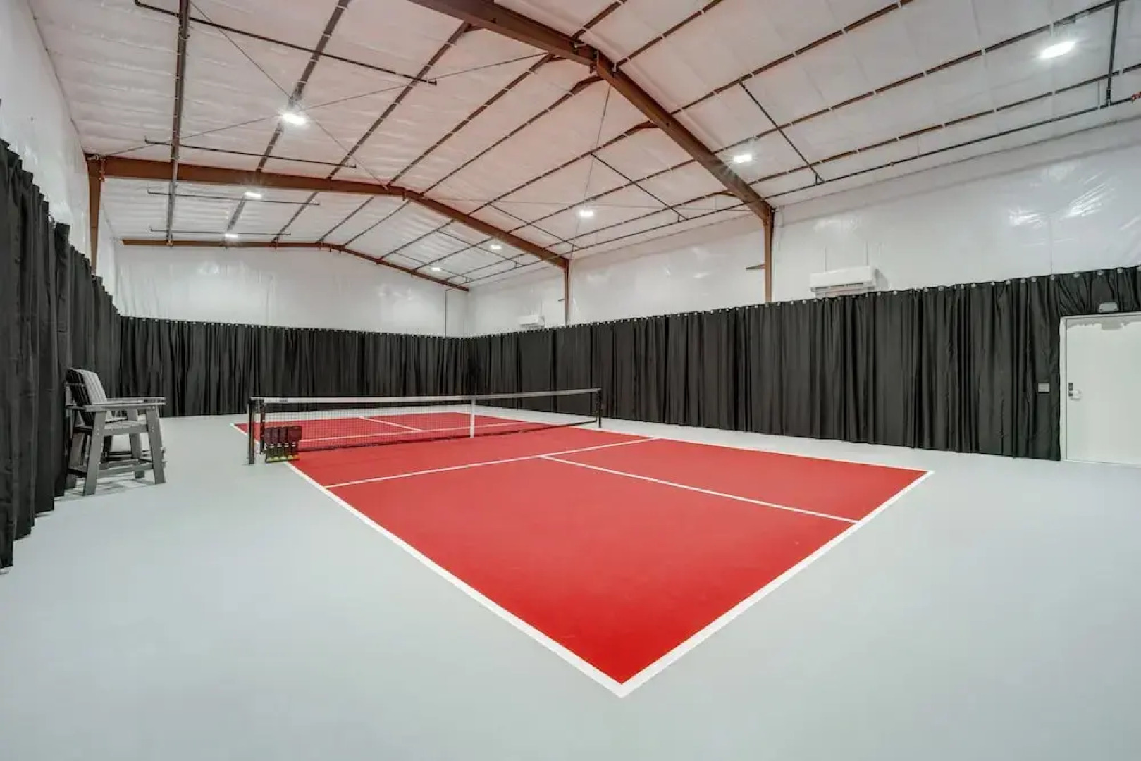 Deck & Indoor Pickleball Court: West Sedona Home!