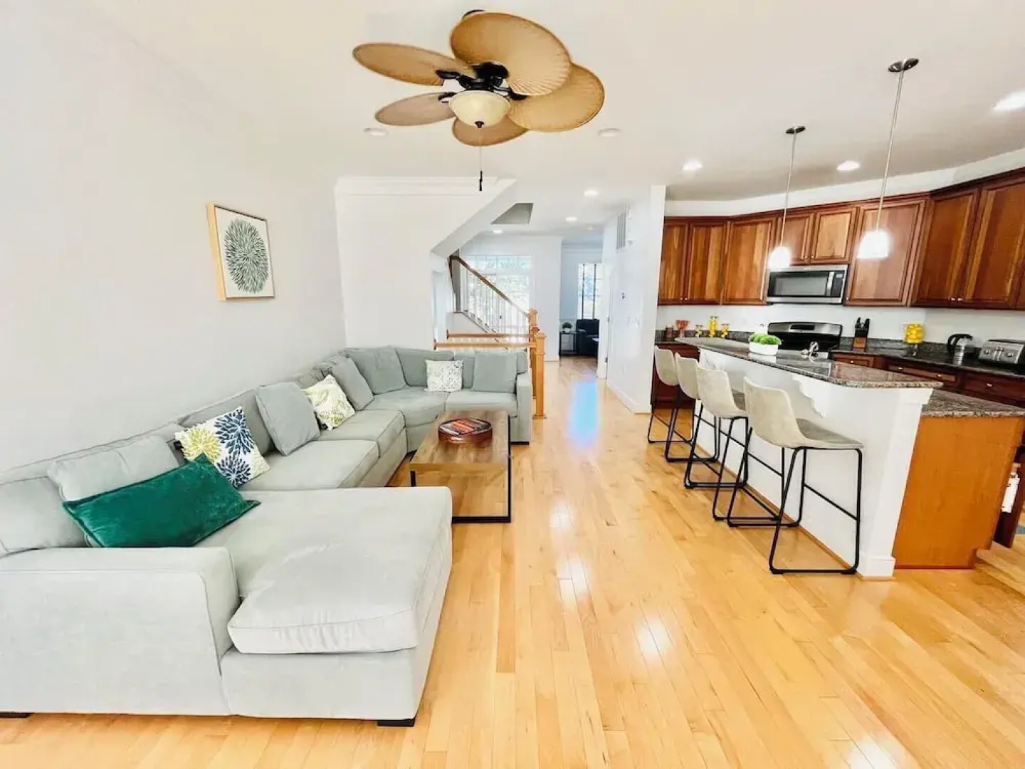 Catalina Circle 21307