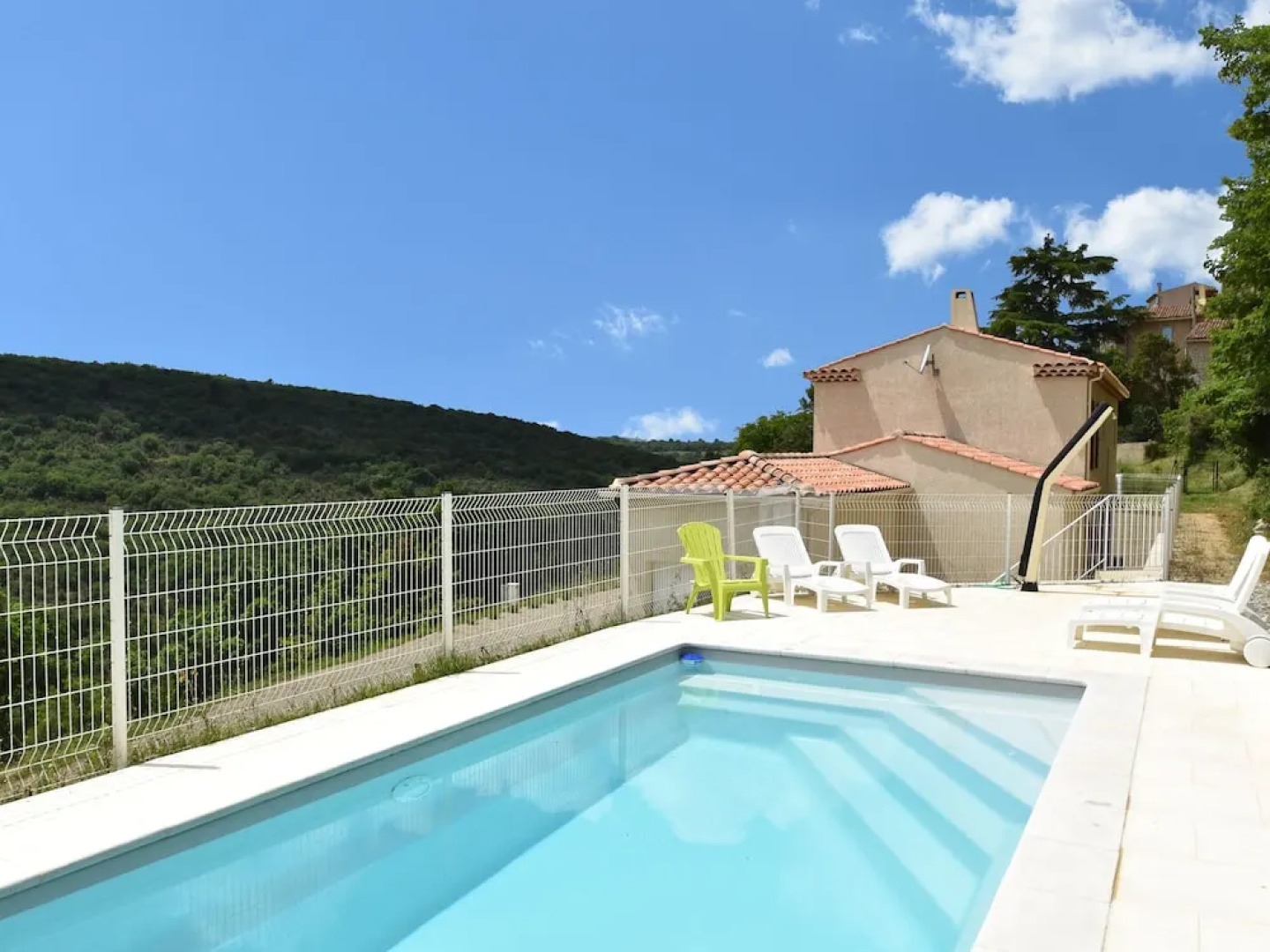 Pleasing Villa in Artignosc-sur-verdon With Swimming Pool
