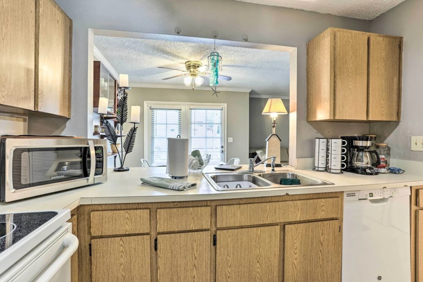 Seminole Townhome: Easy Access to Beaches!