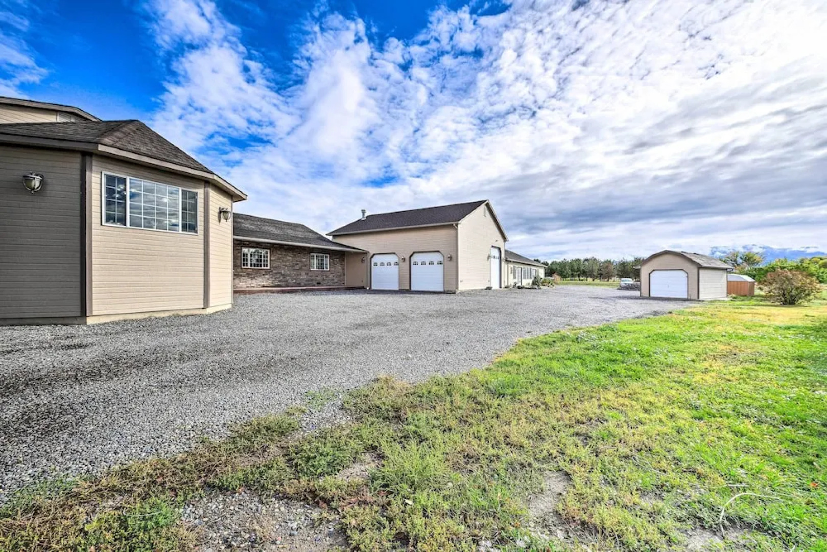 The Vineyard Country Farm Home at Grand Valley
