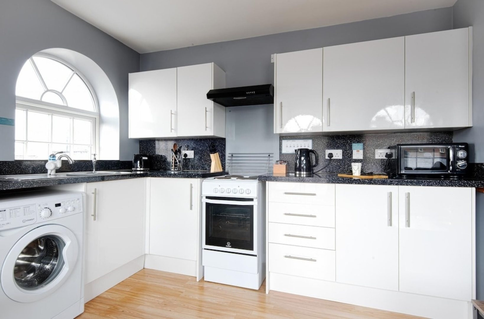 The Maelor - Berwyn House - Central Wrexham - Sleeps Up To 6