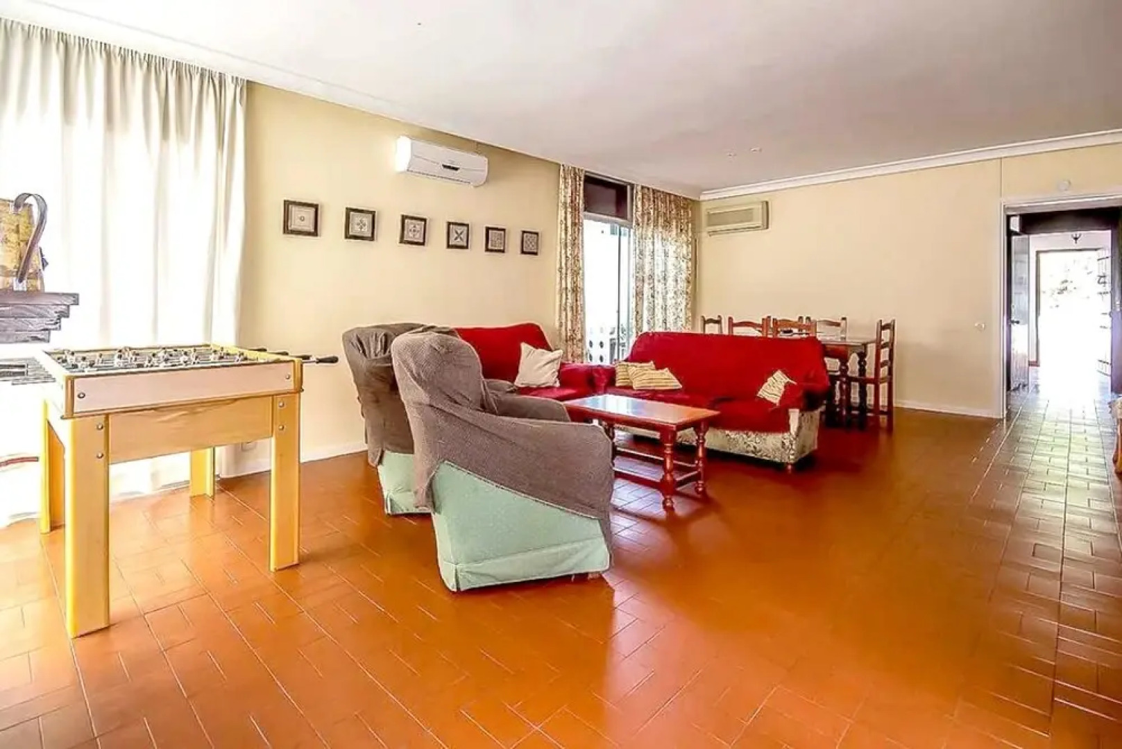 Villa With 5 Bedrooms in Valdecaballeros, With Wonderful Mountain View, Private Pool, Enclosed Garden