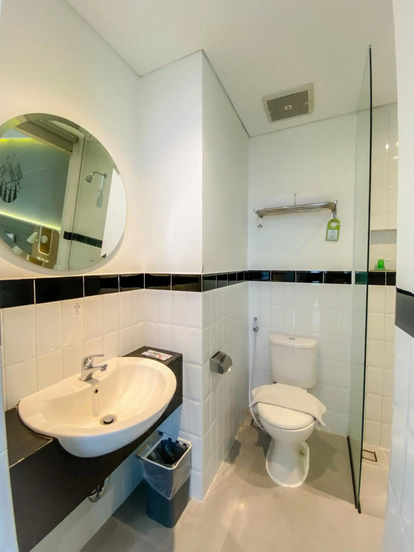 Facade Hotel by Azana