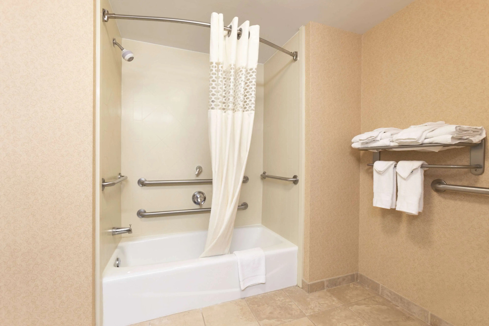 Hampton Inn & Suites Greenfield