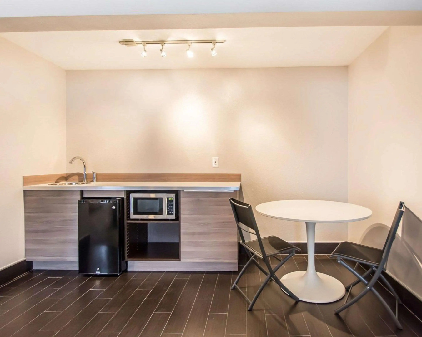 Quality Inn & Suites By the Parks