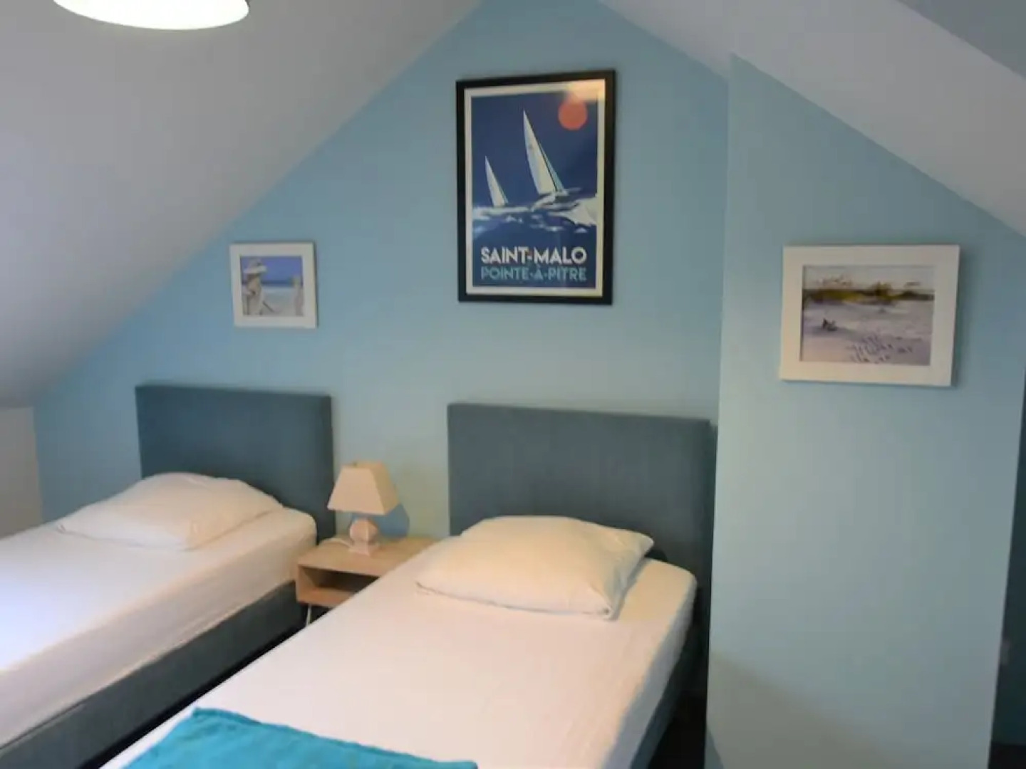 Beautiful Renovated Villa With a Private Swimming Pool and View ont the Sea!