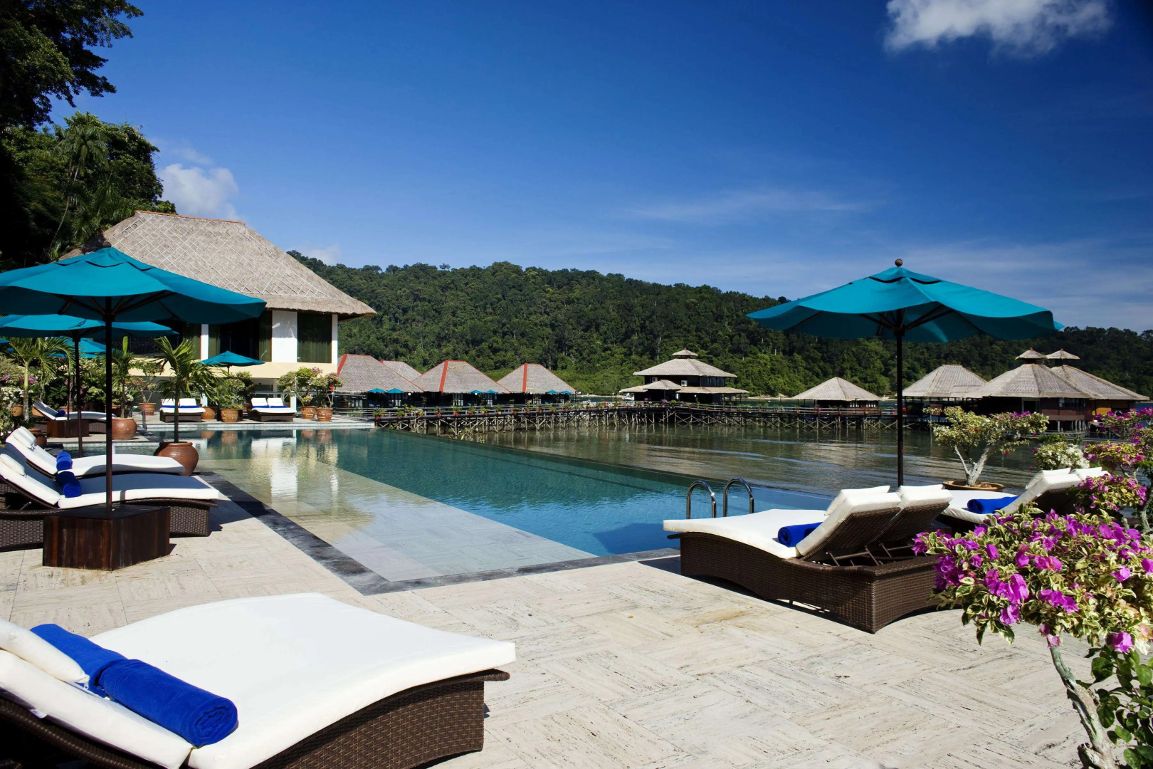 Gayana Marine Resort