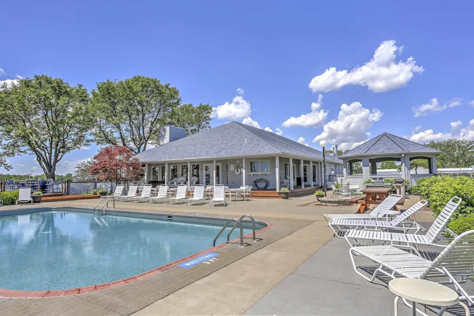 Charming Port Clinton Condo w/ Community Amenities
