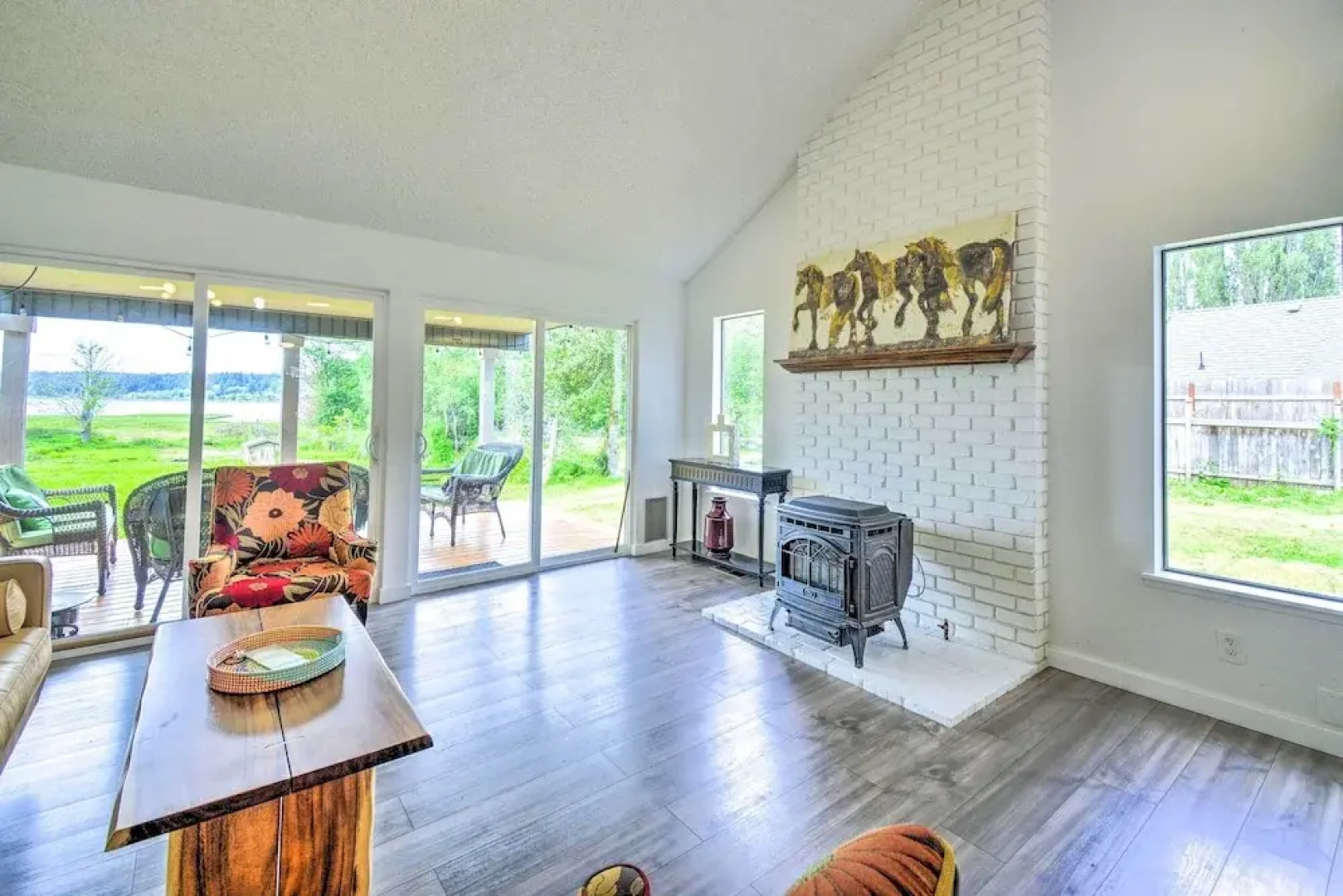 Stunning Hood Canal Getaway w/ Private Deck!